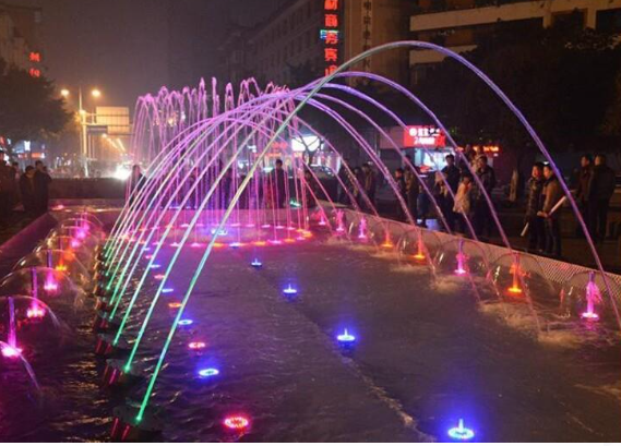 ¡Transforma tu espacio Chorros de Color para piscinas, espejos de agua y jardines! 🌊🌺